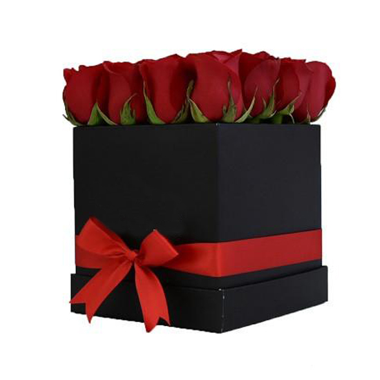 Caja Cuadrada con 09 rosas importadas